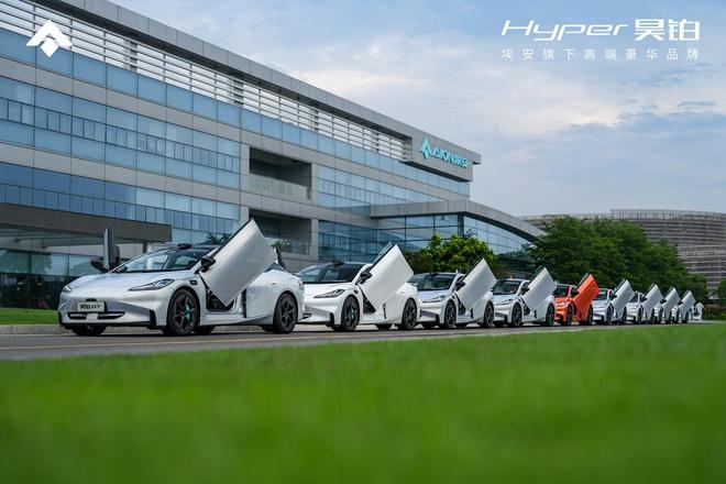 后驱零百49秒、续航710km、可换电可超充昊铂GT真的很n