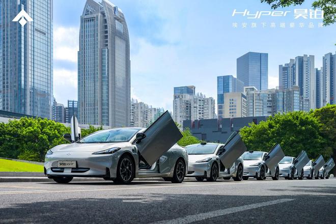 后驱零百49秒、续航710km、可换电可超充昊铂GT真的很nice(图4)