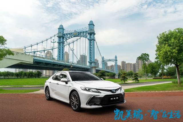 凯美瑞持续热销智能加码、无忧电混(图4)